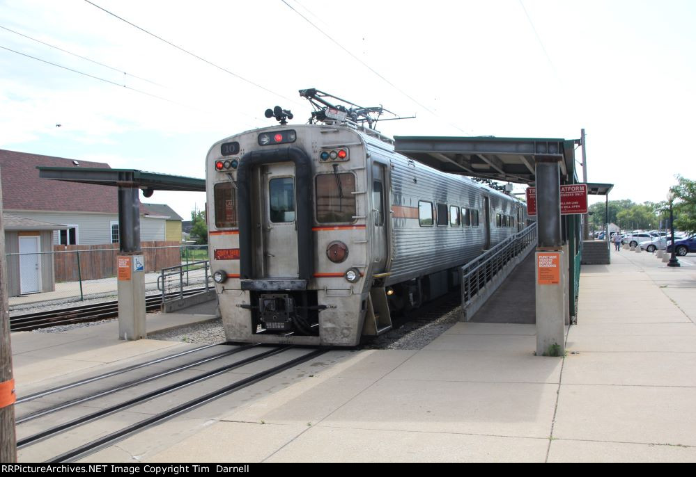 CSS 40 on the rear of train 7